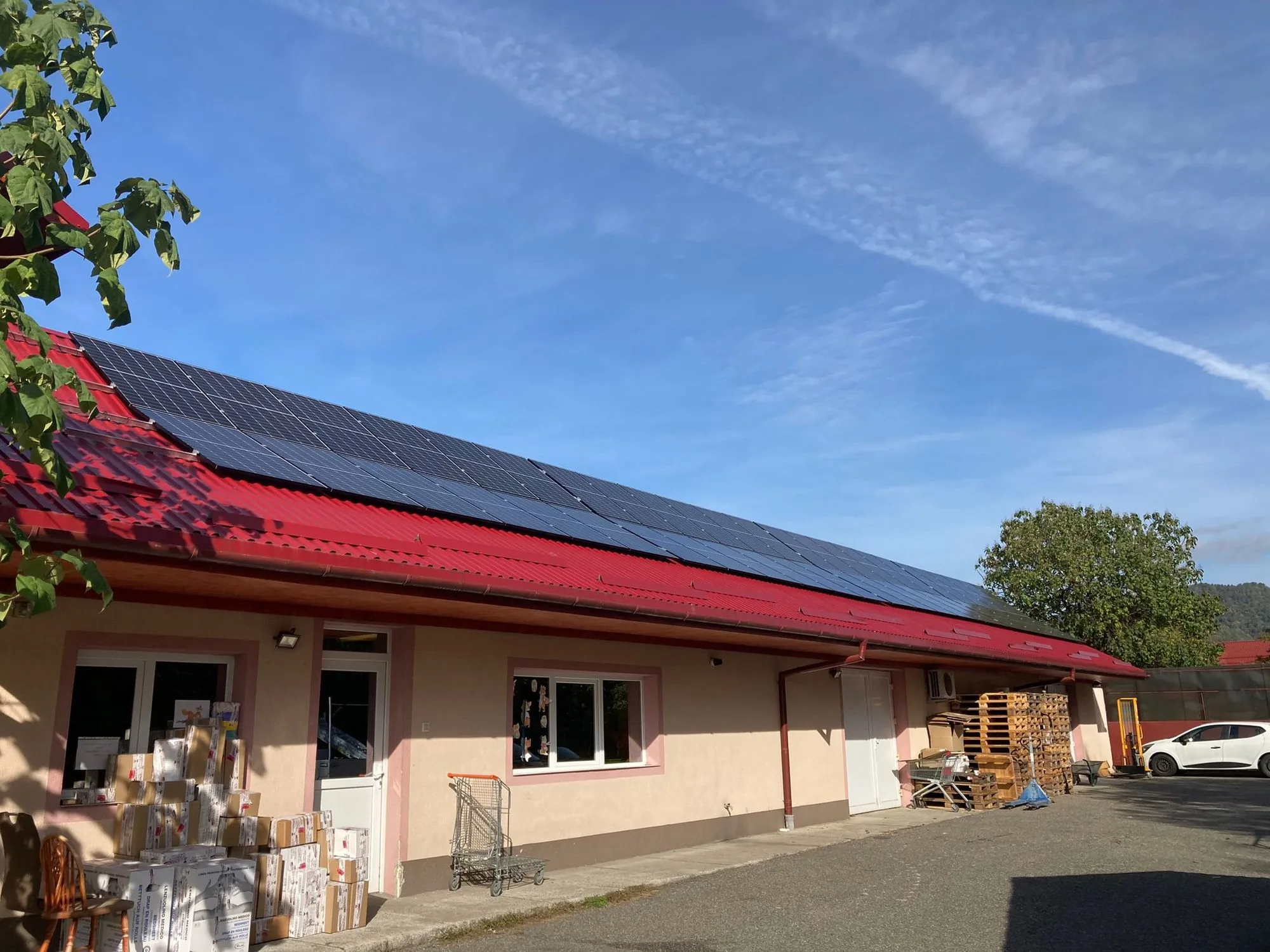 Depozit produse de frumusețe și îngrijire Baia Mare 30kW — Comercial, Solarcenter România